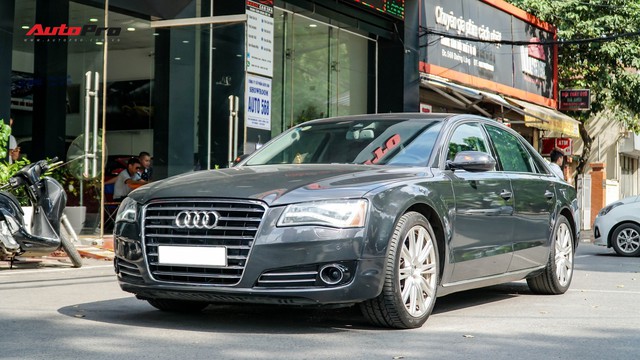 Sedan hạng sang Audi A8 cũ rao bán chỉ hơn 2,1 tỷ đồng - Ảnh 1.