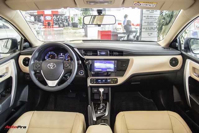 Bước chuyển mình của Toyota Corolla Altis với phiên bản 2018 - Ảnh 4. Bước chuyển mình của Toyota Corolla Altis với phiên bản 2018 - Ảnh 4.