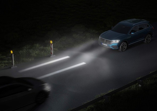 Volkswagen trình làng công nghệ đèn thông minh y hệt Digital Light của Mercedes-Benz - Ảnh 2.