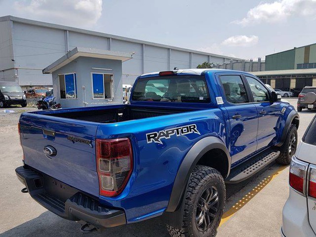 Ford Ranger Raptor có mặt tại đại lý, sẵn sàng cho Triển lãm ô tô Việt Nam 2018 - Ảnh 1.