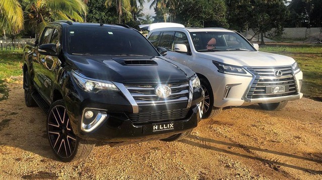 Dân chơi lột xác Toyota Hilux thành Fortuner bán tải, độ cả theo kiểu Lexus LX570