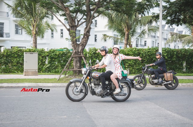 Hàng trăm biker chạy xe classic tổ chức offline, diễu hành quanh đường phố Hà Nội - Ảnh 13.