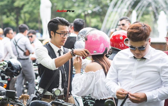 Hàng trăm biker chạy xe classic tổ chức offline, diễu hành quanh đường phố Hà Nội - Ảnh 8.