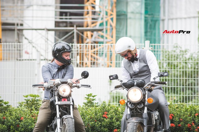 Hàng trăm biker chạy xe classic tổ chức offline, diễu hành quanh đường phố Hà Nội - Ảnh 1.
