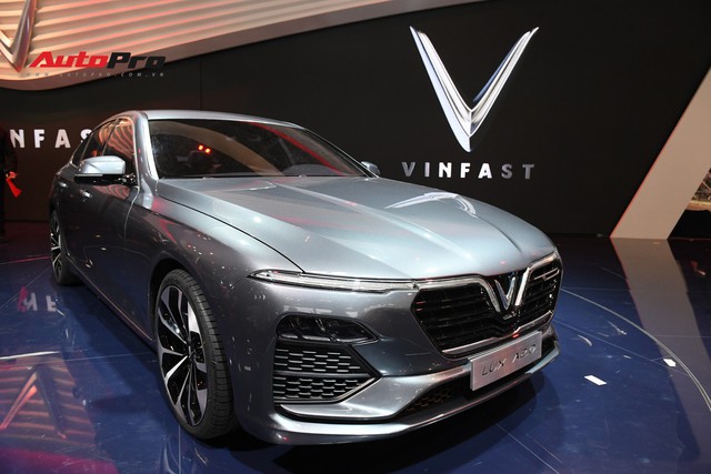 HOT: Chi tiết ngoại thất sedan VinFast LUX A2.0 vừa ra mắt hoành tráng tại Paris Motor Show 2018 - Ảnh 7.
