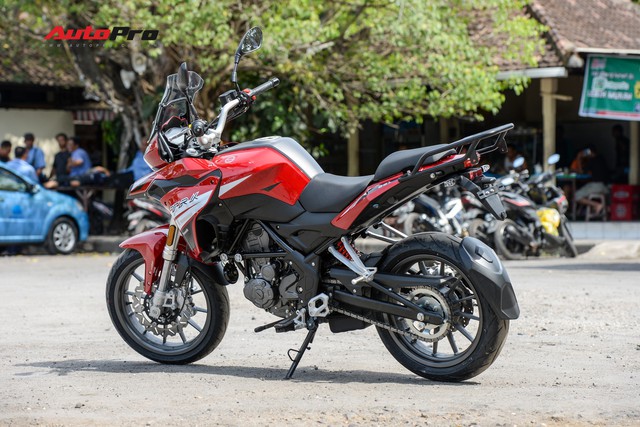 Mô tô Benelli TRK 251 ra mắt, về Việt Nam giữa năm sau với giá trên 80 triệu đồng - Ảnh 3. Mô tô Benelli TRK 251 ra mắt, về Việt Nam giữa năm sau với giá trên 80 triệu đồng - Ảnh 3.