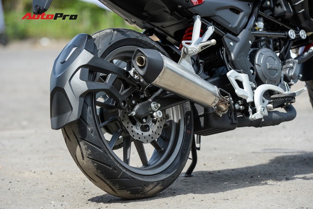 Mô tô Benelli TRK 251 ra mắt, về Việt Nam giữa năm sau với giá trên 80 triệu đồng - Ảnh 12. Mô tô Benelli TRK 251 ra mắt, về Việt Nam giữa năm sau với giá trên 80 triệu đồng - Ảnh 12.