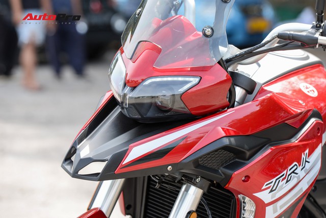 Mô tô Benelli TRK 251 ra mắt, về Việt Nam giữa năm sau với giá trên 80 triệu đồng - Ảnh 4. Mô tô Benelli TRK 251 ra mắt, về Việt Nam giữa năm sau với giá trên 80 triệu đồng - Ảnh 4.
