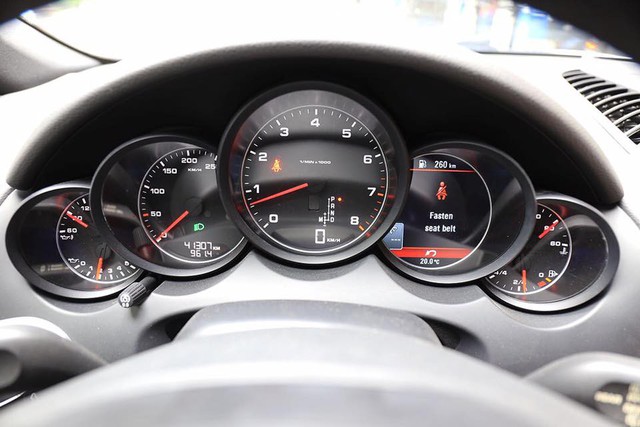 Porsche Cayenne model 2014 được rao bán ngang một chiếc Mercedes-Benz E300 AMG đập hộp - Ảnh 13.