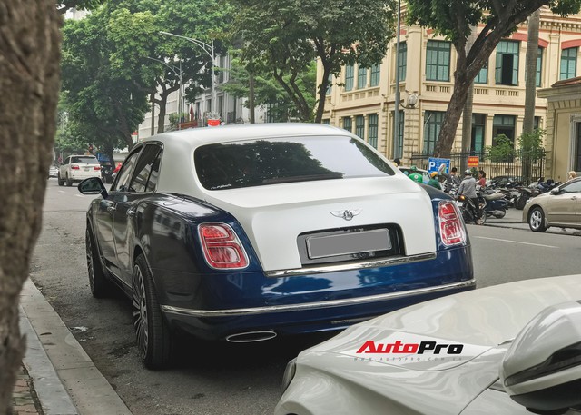 Đã độc nhất Việt Nam, chiếc Bentley Mulsanne này vẫn đổi màu đúng trend - Ảnh 10.