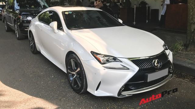 Lexus RC 200t - Hàng hiếm trên phố Việt