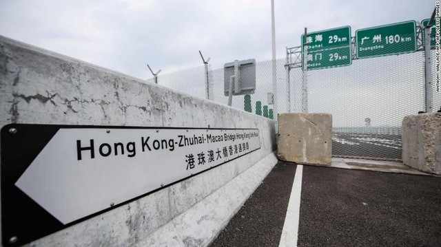 Cận cảnh cầu vượt biển dài nhất thế giới nối liền Trung Quốc và Hồng Kông - Ảnh 9.
