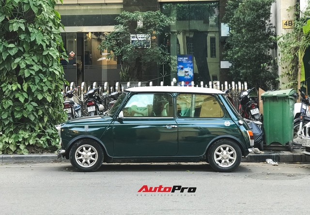 Mini cổ của Mr.Bean xuất hiện trên đường phố Việt - Ảnh 6. Mini cổ của Mr.Bean xuất hiện trên đường phố Việt - Ảnh 6.