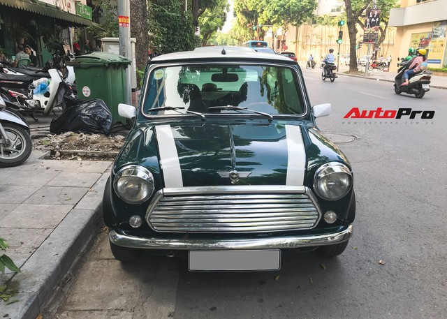 Mini cổ của Mr.Bean xuất hiện trên đường phố Việt - Ảnh 3. Mini cổ của Mr.Bean xuất hiện trên đường phố Việt - Ảnh 3.