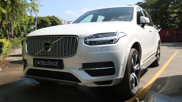 SUV an toàn nhất thế giới Volvo XC90 Excellence xuất hiện tại SECC, chuẩn bị cho lễ ra mắt tại Triển lãm Ô tô Việt Nam 2018
