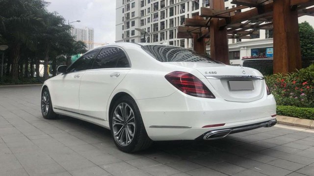 Chỉ chạy 8.000 km, chủ xe Mercedes-Benz S450L Luxury đã "mất" 400 triệu đồng