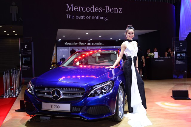 Gian hàng rộng nhất Triển lãm Ô tô Việt Nam 2018 của Mercedes-Benz có gì thú vị? - Ảnh 4. Gian hàng rộng nhất Triển lãm Ô tô Việt Nam 2018 của Mercedes-Benz có gì thú vị? - Ảnh 4.