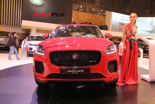 SUV cỡ nhỏ Jaguar E-Pace trình diện khách hàng Việt Nam, giá từ 2,959 tỷ đồng - Ảnh 3.