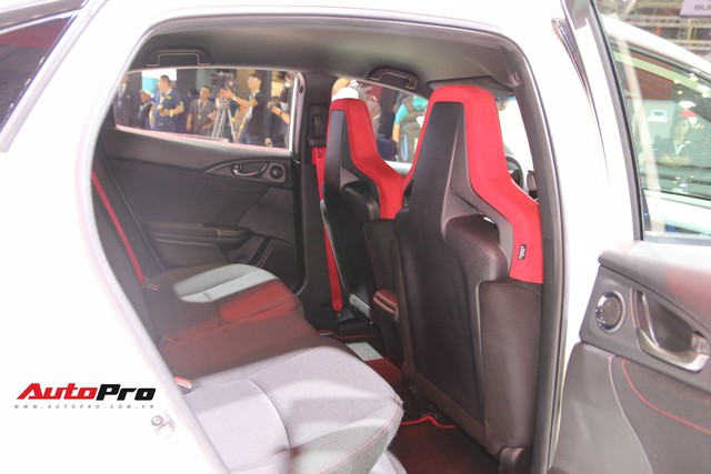 Chi tiết Honda Civic Type R - Hàng hot tiền tỷ cho người thích xe thể thao tại Việt Nam - Ảnh 4.