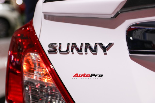 Cận cảnh Nissan Sunny facelift 2018 hứa hẹn đe dọa doanh số Toyota Vios trong nay mai - Ảnh 8.