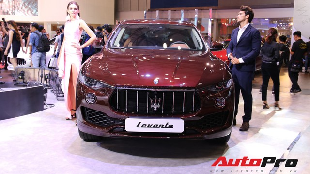 Gian hàng Maserati tại Triển lãm ô tô Việt Nam 2018: Khi sự sang trọng kết hợp yếu tố thể thao