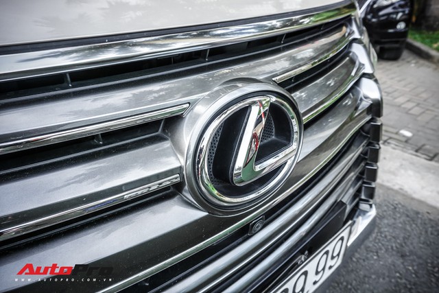 Lexus LX570 màu lạ của đại gia Sài Gòn mang biển số ngũ quý 9 - Ảnh 6. Lexus LX570 màu lạ của đại gia Sài Gòn mang biển số ngũ quý 9 - Ảnh 6.