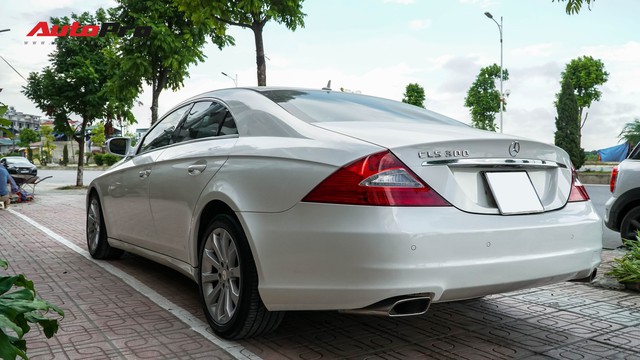 Mercedes-Benz CLS 300 cũ bán lại hơn 800 triệu đồng - Khi dân chơi có giá dân thường - Ảnh 5.