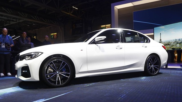 Mải mê VinFast nhưng đừng quên BMW 3-Series 2019 cũng ra mắt cách đó không xa