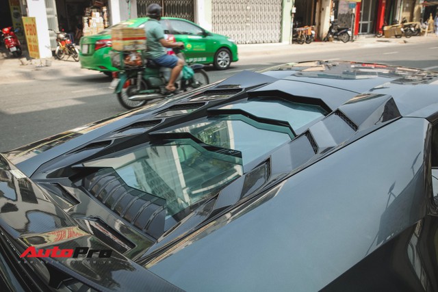 Lamborghini Huracan được khoác lớp decal mới cùng gói độ khủng của đại gia Bạc Liêu - Ảnh 10.