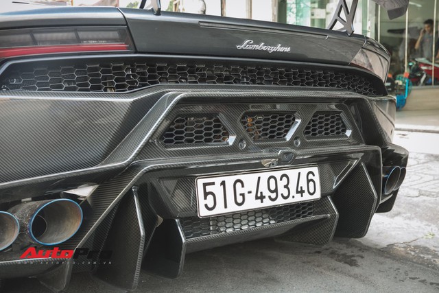 Lamborghini Huracan được khoác lớp decal mới cùng gói độ khủng của đại gia Bạc Liêu - Ảnh 9.