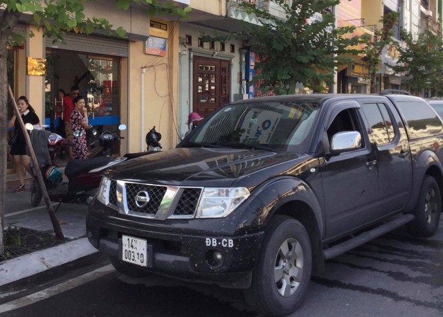 Quảng Ninh: Đỗ xe vào ngân hàng giao dịch, người đàn ông bàng hoàng phát hiện ô tô bị đập vỡ kính lấy cắp 3,5 tỷ đồng - Ảnh 1.