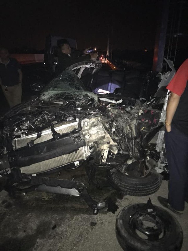 Hình ảnh xe Mazda3 nát bét sau tai nạn trên cao tốc Hạ Long - Hải Phòng gây ám ảnh - Ảnh 1.