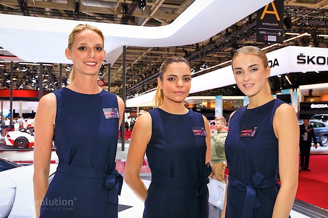 Ảnh: Những bóng hồng tại Paris Motor Show 2018 - Ảnh 13. Ảnh: Những bóng hồng tại Paris Motor Show 2018 - Ảnh 13.