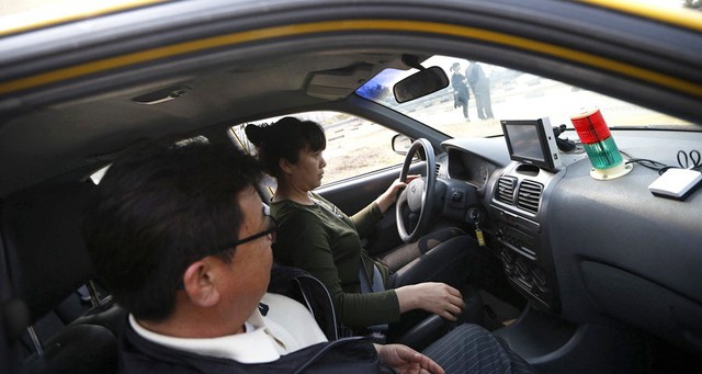 Du khách Trung Quốc đổ xô đến đảo Jeju (Hàn Quốc) chỉ để... thi bằng lái xe - Ảnh 3.