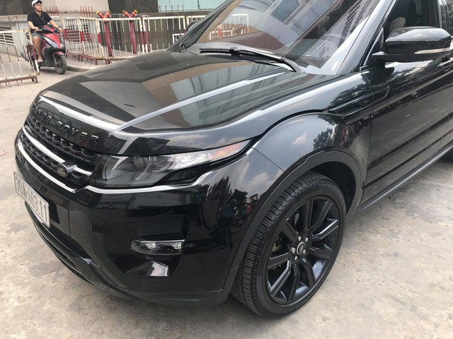 Chạy chỉ 2.400 km/năm, chủ xe Range Rover Evoque Black Edition vẫn lỗ tiền tỉ khi bán lại - Ảnh 1.