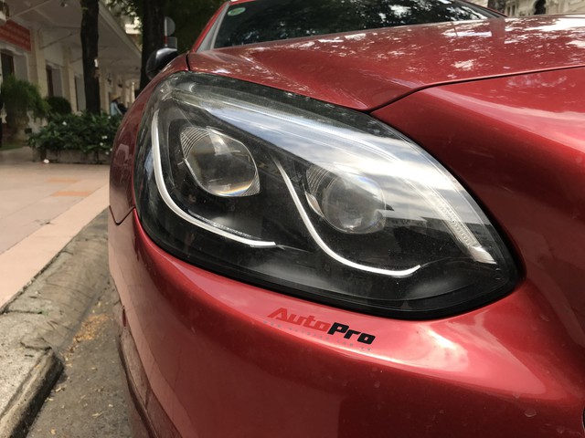 Mercedes-AMG SLC 43 - Xe mui trần 2 cửa hiếm có khó tìm tại Việt Nam - Ảnh 4. Mercedes-AMG SLC 43 - Xe mui trần 2 cửa hiếm có khó tìm tại Việt Nam - Ảnh 4.