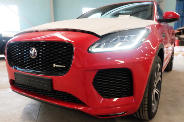 Jaguar E-PACE đầu tiên về Việt Nam, đấu Lexus NX - Ảnh 1. Jaguar E-PACE đầu tiên về Việt Nam, đấu Lexus NX - Ảnh 1.