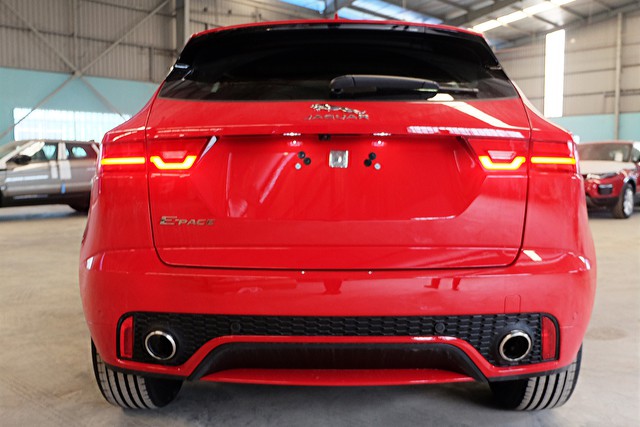 Jaguar E-PACE đầu tiên về Việt Nam, đấu Lexus NX - Ảnh 4. Jaguar E-PACE đầu tiên về Việt Nam, đấu Lexus NX - Ảnh 4.