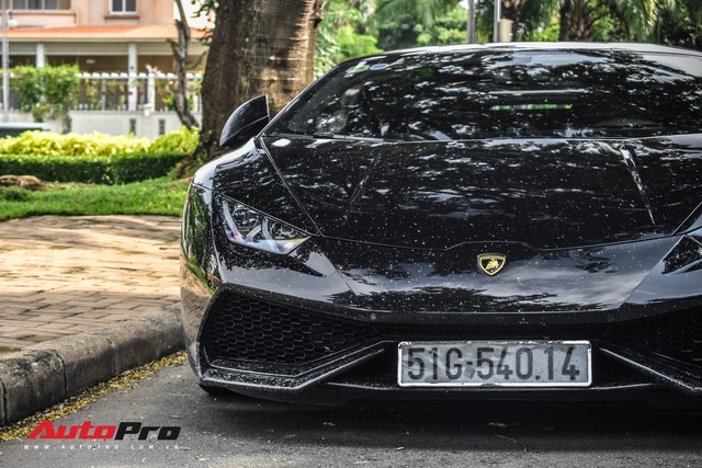 Lamborghini Huracan đen độc nhất Việt Nam của đại gia Bitcoin tái xuất trên phố Sài Gòn - Ảnh 9.