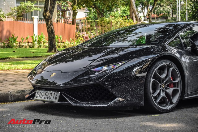 Lamborghini Huracan đen độc nhất Việt Nam của đại gia Bitcoin tái xuất trên phố Sài Gòn - Ảnh 5.