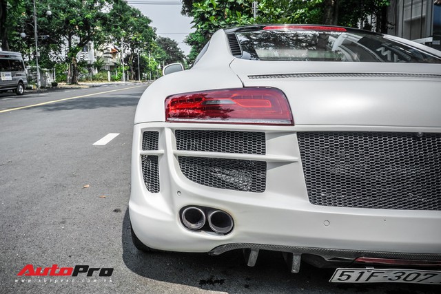 Audi R8 PPI RAZOR độ cả tỷ đồng tái xuất trên phố Sài Gòn sau thời gian ẩn cư tại Bình Dương - Ảnh 9. Audi R8 PPI RAZOR độ cả tỷ đồng tái xuất trên phố Sài Gòn sau thời gian ẩn cư tại Bình Dương - Ảnh 9.