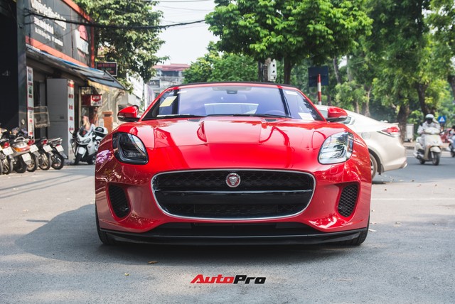 Jaguar F-Type Convertible 2018 đầu tiên về Việt Nam - Ảnh 4.