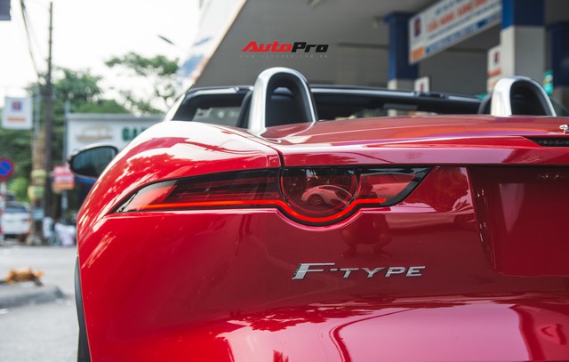 Jaguar F-Type Convertible 2018 đầu tiên về Việt Nam - Ảnh 8.