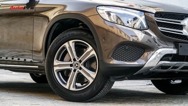 Đại gia Hà thành bỏ gần 300 triệu chỉ để trải nghiệm Mercedes-Benz GLC màu hiếm - Ảnh 5.