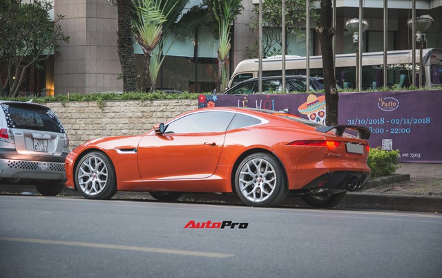 Jaguar F-Type màu cam độc nhất Việt Nam rời Bình Thuận, về tay đại gia Hà Nội chỉ sau 1 năm sử dụng - Ảnh 9. Jaguar F-Type màu cam độc nhất Việt Nam rời Bình Thuận, về tay đại gia Hà Nội chỉ sau 1 năm sử dụng - Ảnh 9.