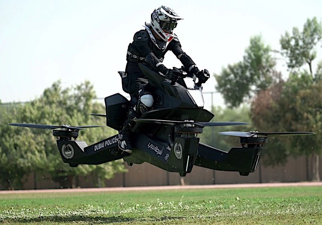 Sau siêu xe, cảnh sát Dubai còn được sử dụng mô tô bay như phim viễn tưởng - Ảnh 2.