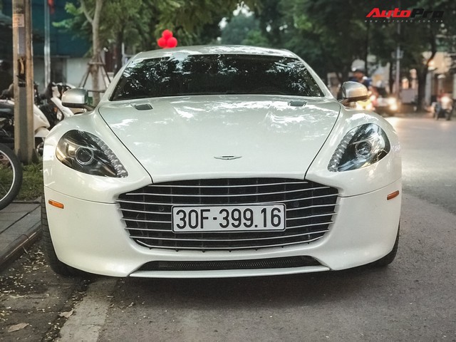 Đại gia Hà thành mua lại Aston Martin Rapide S đầu tiên Việt Nam - Ảnh 2.