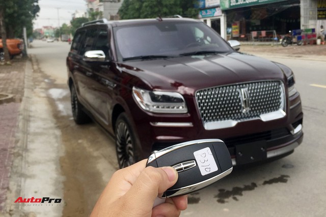 Đại gia Hà Tĩnh vung tay sắm Lincoln Navigator L Black Label 2018 màu độc - Ảnh 6.