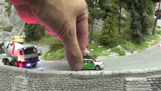 Google chế tạo chiếc xe Street View thu nhỏ, để giúp chúng ta có thể tham quan bên trong mô hình lớn nhất thế giới - Ảnh 5.