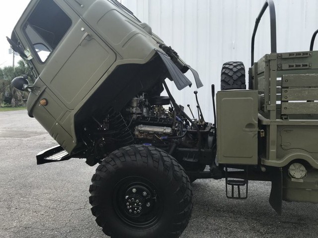 Xe tải quân sự mới đi 2.600 km bị rao bán ngang xe máy - Ảnh 3.